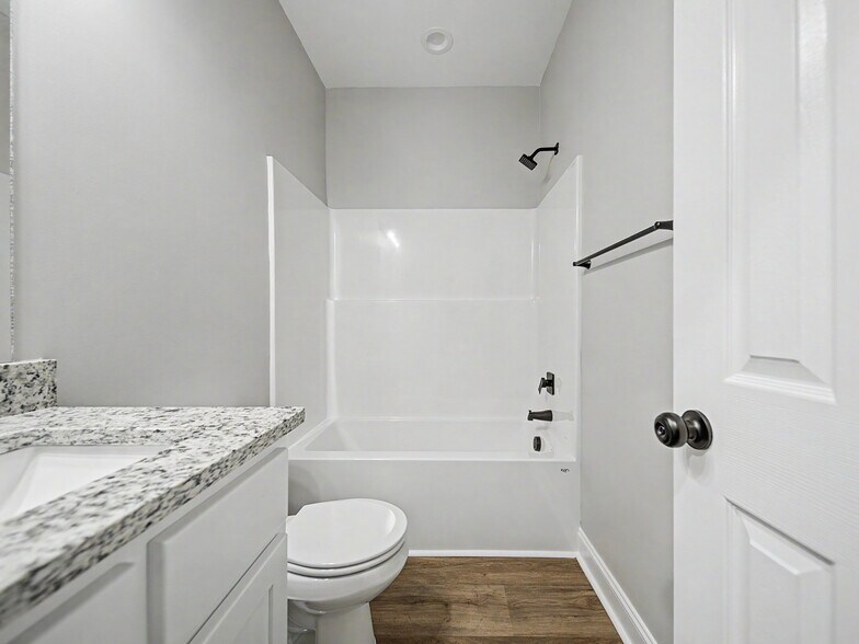 More Photos Of 515 Birch St, Adel Apartments For Sale