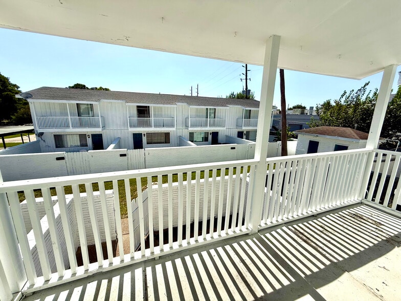 More Photos Of 5506-5510 Beverlyhill St, Houston Apartments For Sale