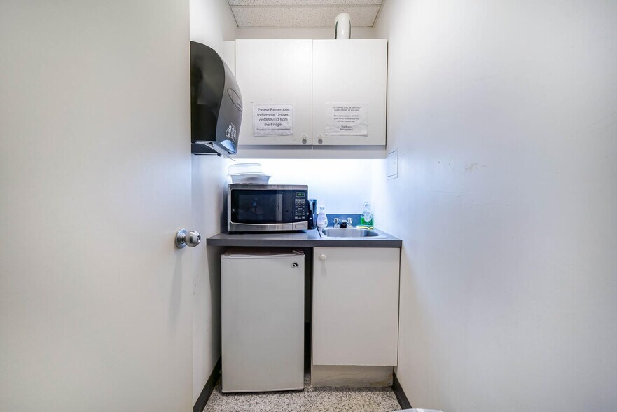 More Photos Of 938 Howe St, Vancouver Medical For Sale