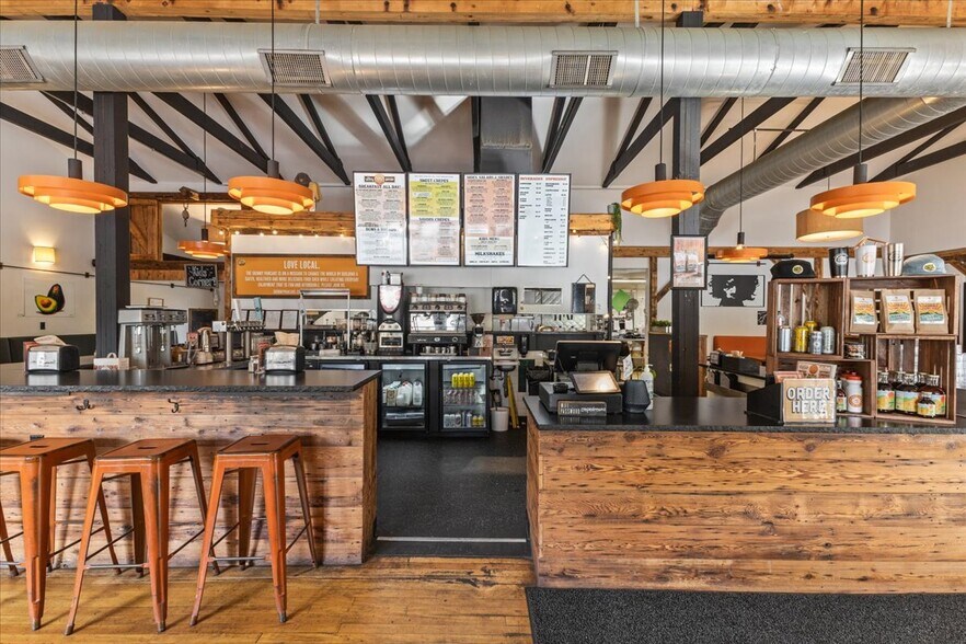 More Photos Of 454 Mountain Rd, Stowe Convenience Store For Sale