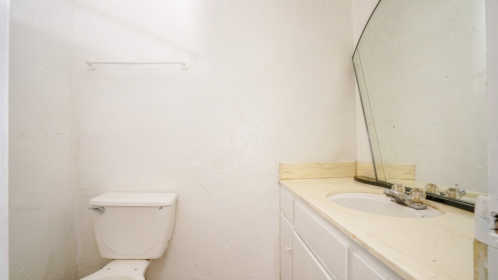 More Photos Of 4322 Tujunga Ave, Studio City Apartments For Sale