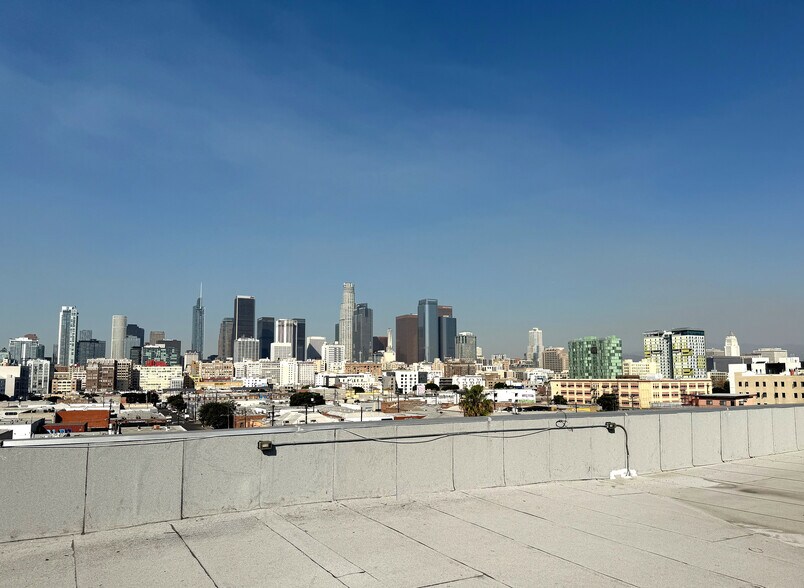 More Photos Of 746-756 Ceres Ave, Los Angeles Warehouse For Lease