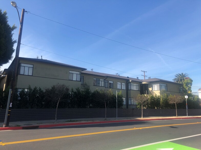 Primary Photo Of 2648 23rd St, Santa Monica Apartments For Sale