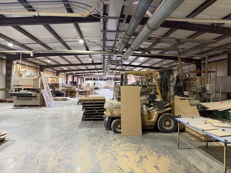 More Photos Of 2325 Transmitter Rd, Panama City Warehouse For Sale