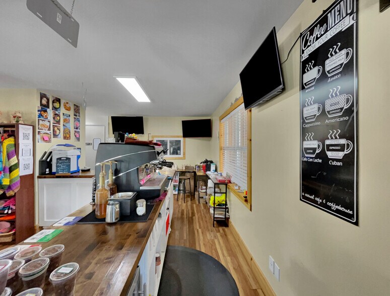 More Photos Of 9 Callaway Dr, Crawford Restaurant For Sale