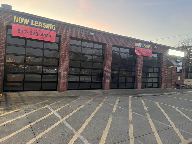 More Photos Of 1216 W Henderson St, Cleburne Freestanding For Lease