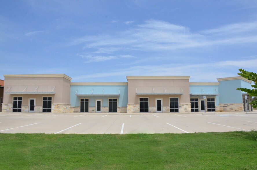 More Photos Of 5701 Mark IV Pky, Fort Worth Storefront Retail Office For Lease