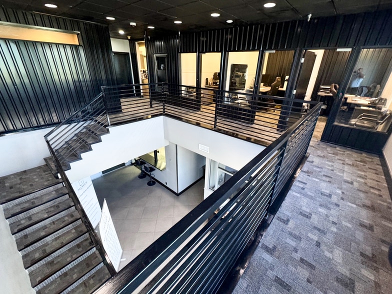 More Photos Of 5770 E Skelly Dr, Tulsa Office For Lease