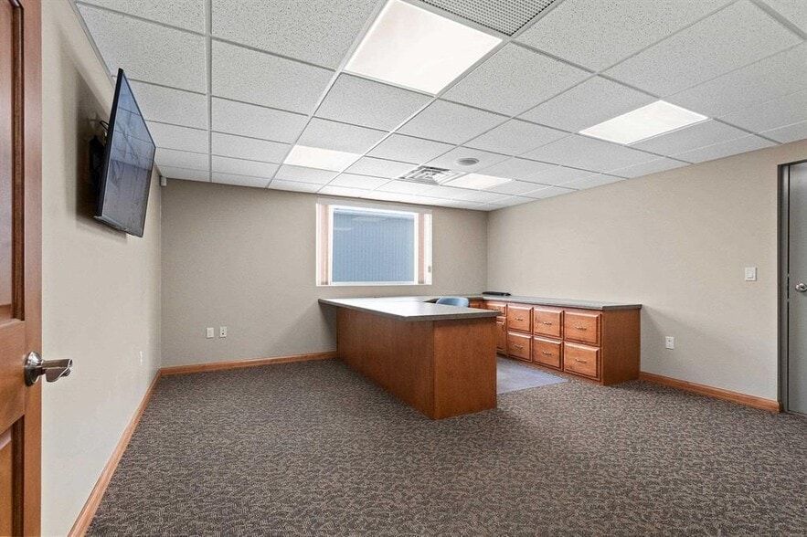 More Photos Of 4030 Champeau Rd, New Franken Warehouse For Sale