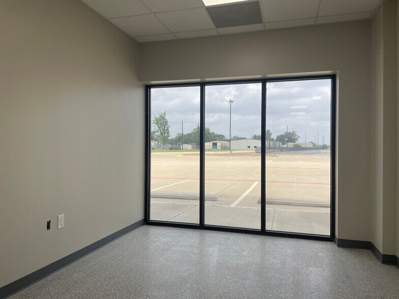 More Photos Of 16906 Telge Rd, Cypress Unknown For Lease