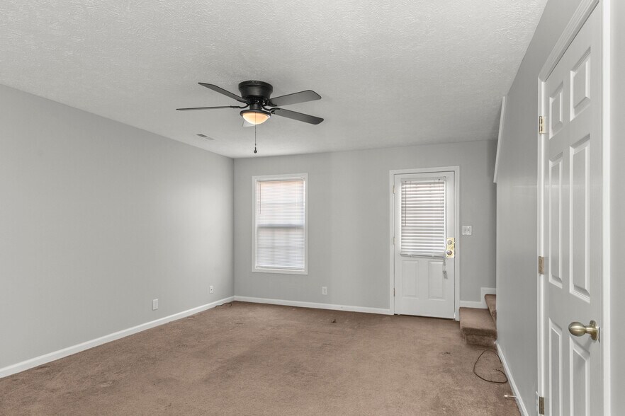 More Photos Of 162 Condor Ct, Clarksville Apartments For Sale