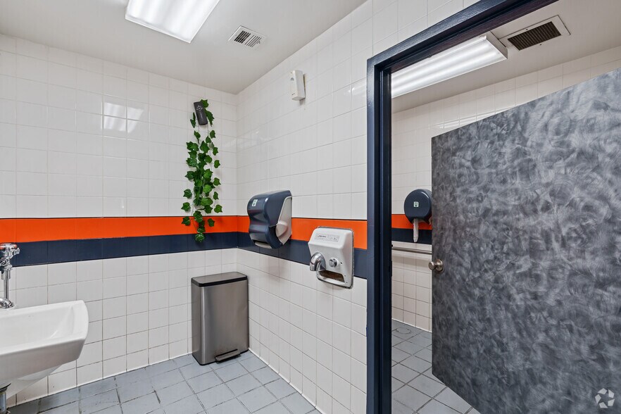 More Photos Of 420 El Camino Real, Millbrae Freestanding For Lease
