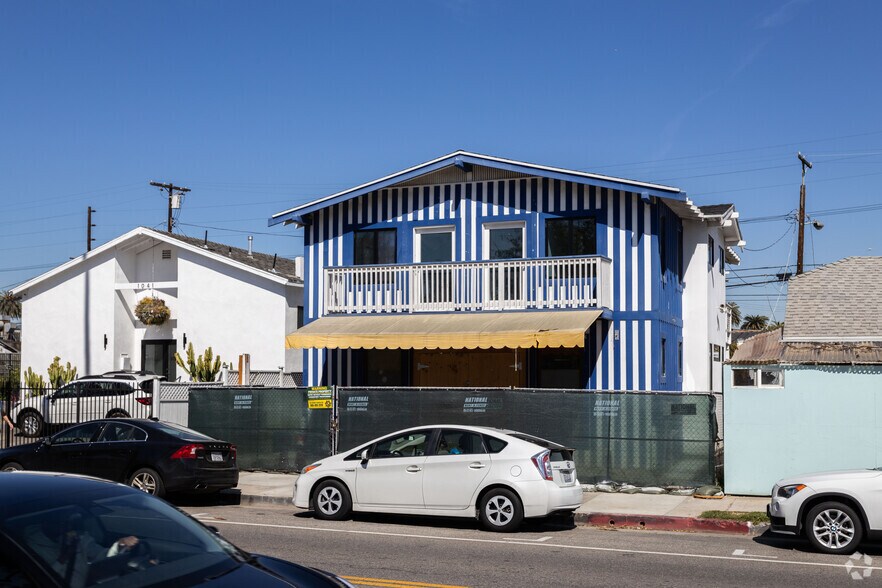 More Photos Of 1043 Abbot Kinney Blvd, Venice Storefront Retail Office For Sale