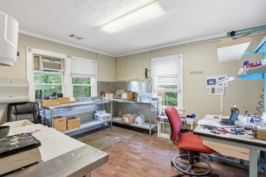 More Photos Of 3365 Thompson Bridge Rd, Gainesville Freestanding For Sale