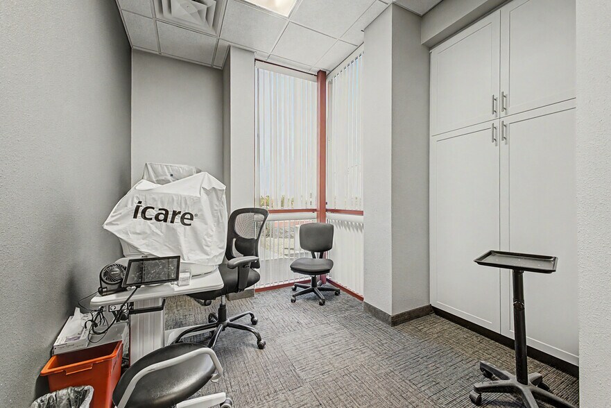 More Photos Of 6262 E Broadway Rd, Mesa Medical For Lease