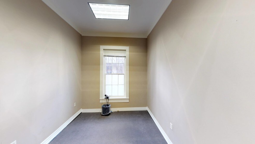 More Photos Of 700 Camp St, New Orleans Coworking Space