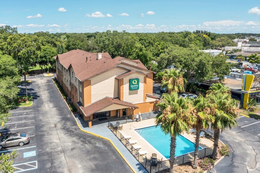 More Photos Of 1392 W North Blvd, Leesburg Hotel For Sale