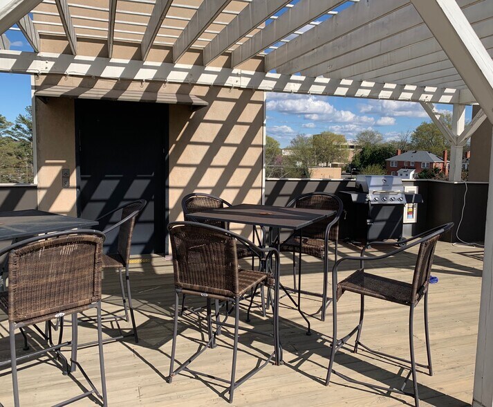 More Photos Of 301 Augusta St, Greenville Office Residential For Lease