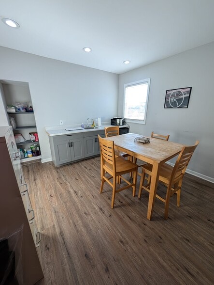 More Photos Of 4104 Bladensburg Rd, Brentwood Freestanding For Lease