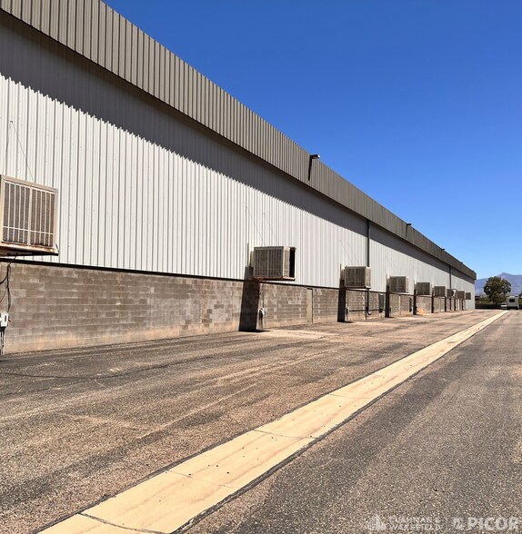 More Photos Of 7000 E Century Park Dr, Tucson Distribution For Lease