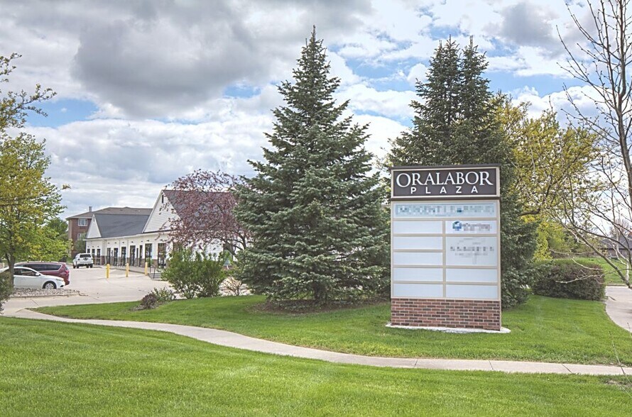 Primary Photo Of 2825 S Ankeny Blvd, Ankeny Office For Sale