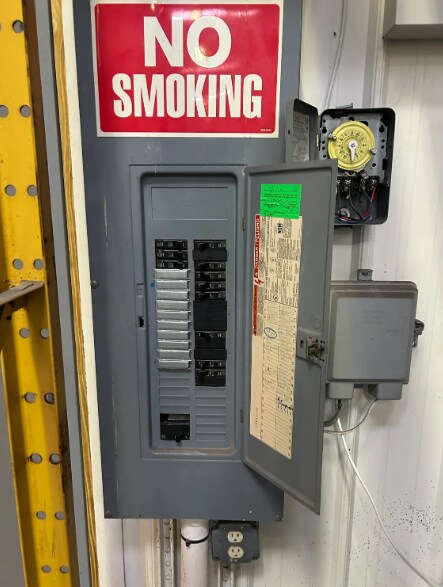 More Photos Of 130 Hunter Ct, Bowling Green Industrial For Lease