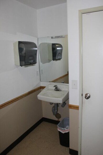 More Photos Of 339 S Highway 89, Circleville Hotel For Sale