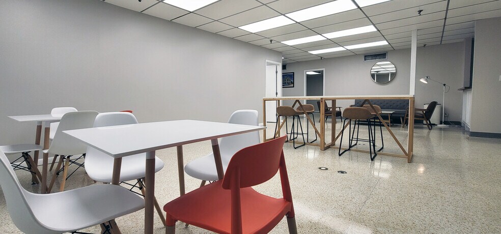 More Photos Of 6818-6824 S Manhattan Ave, Tampa Industrial For Lease