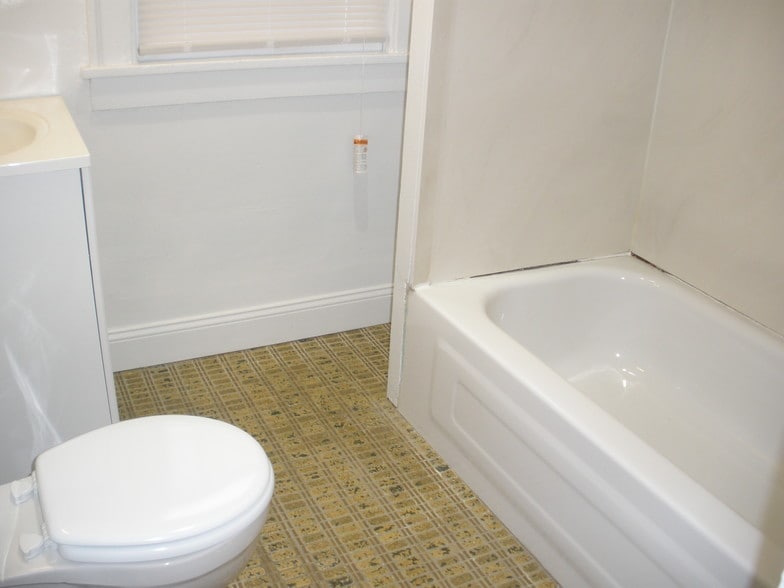 More Photos Of 13701 Madison Ave, Lakewood Apartments For Sale