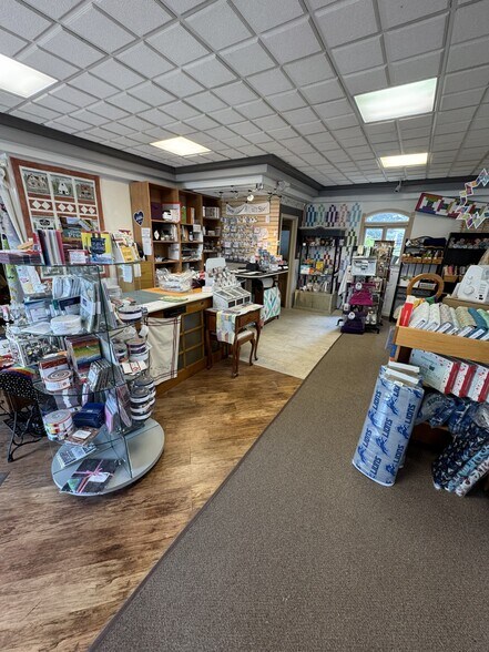 More Photos Of 1122-1128 Eureka Rd, Wyandotte Storefront Retail Office For Sale