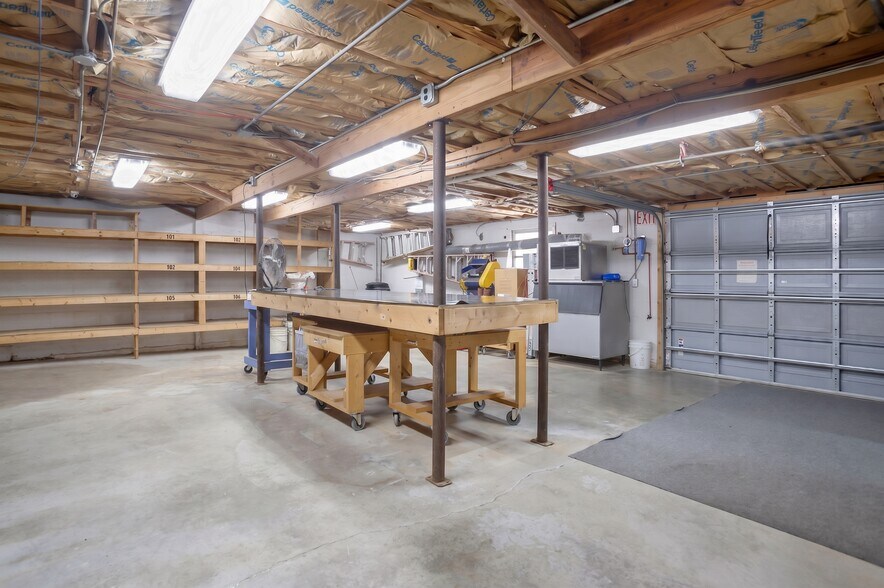 More Photos Of 6900 Fairfield Dr, Pensacola Office For Sale