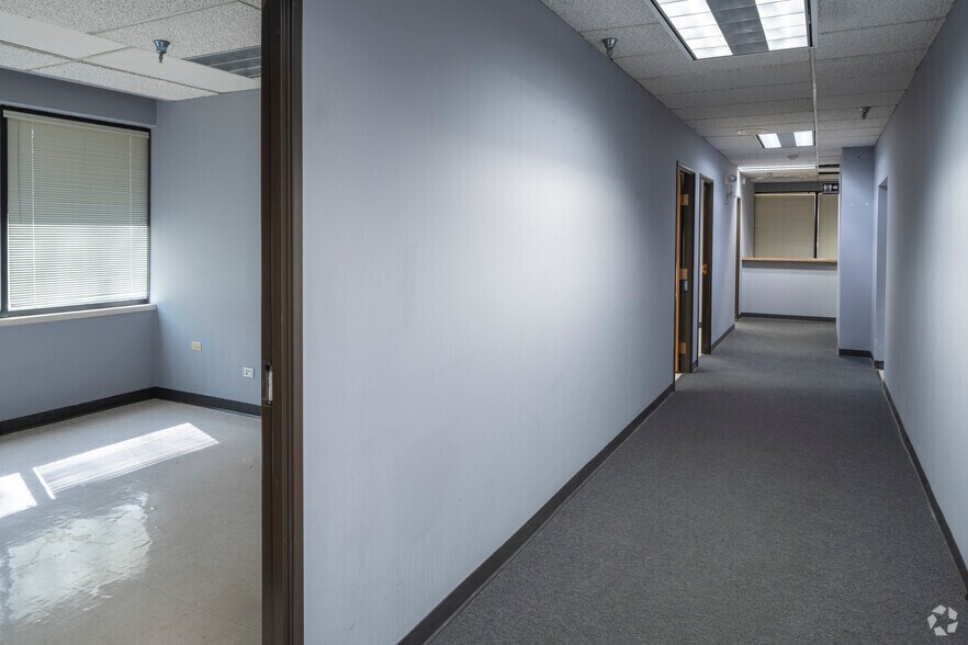 More Photos Of 14707 E 2nd Ave, Aurora Office For Lease