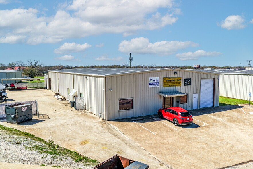 More Photos Of 110 Industrial Dr, Forney Showroom For Sale