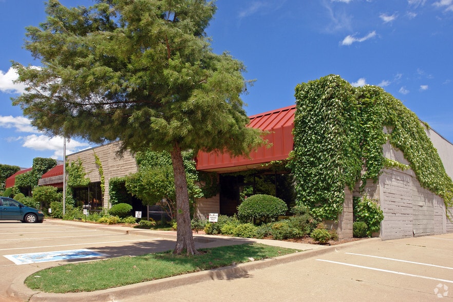 More Photos Of 7700 N Hudson Ave, Oklahoma City Light Manufacturing For Lease