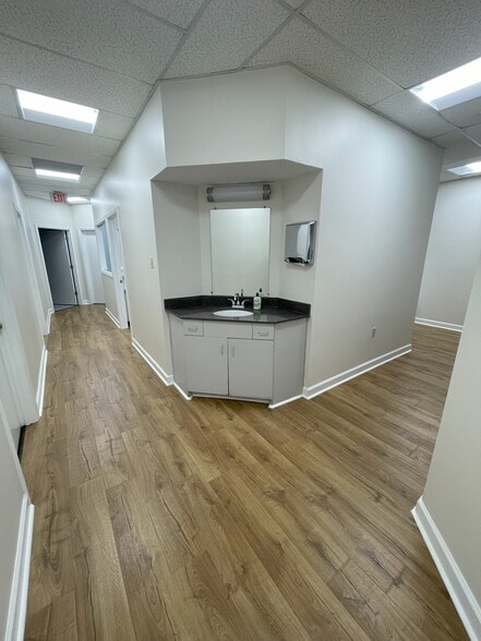 More Photos Of 6575 Stage Rd, Bartlett Office For Lease