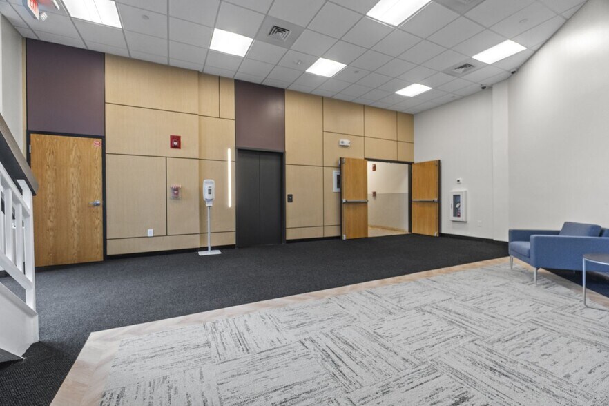 More Photos Of 15 Corporate Dr, Trumbull Medical For Lease