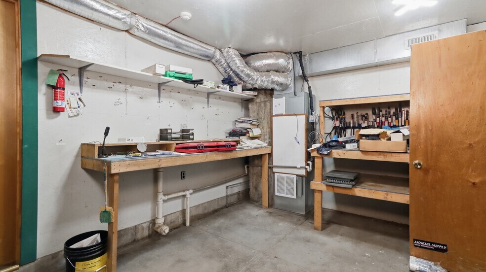 More Photos Of 301 N Elm St, Mountain View Auto Salvage Facility For Sale