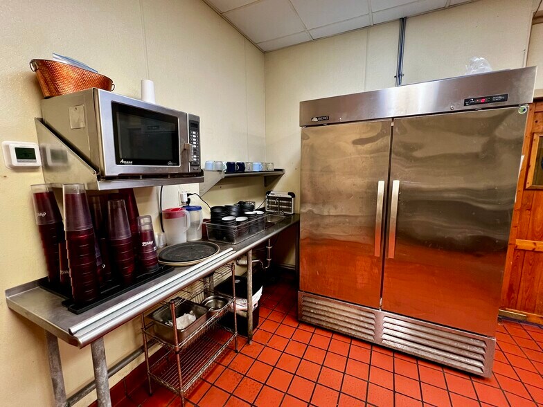 More Photos Of 117 Walnut St, Hattiesburg Restaurant For Sale