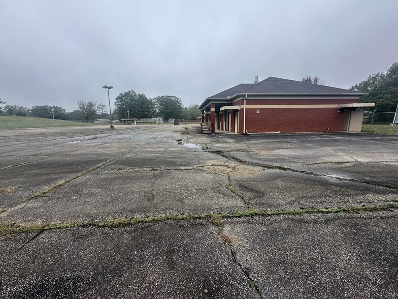 More Photos Of 645 Lucy Black Rd, Bolivar Office Residential For Sale