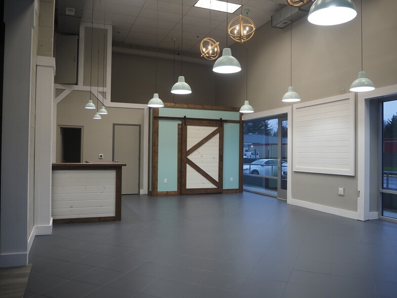 More Photos Of 301-366 Victory Dr, Herndon Flex For Lease