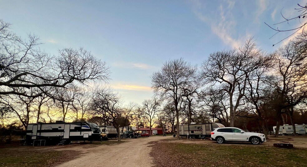 More Photos Of 6869 State 121 hwy, Bonham Specialty For Sale