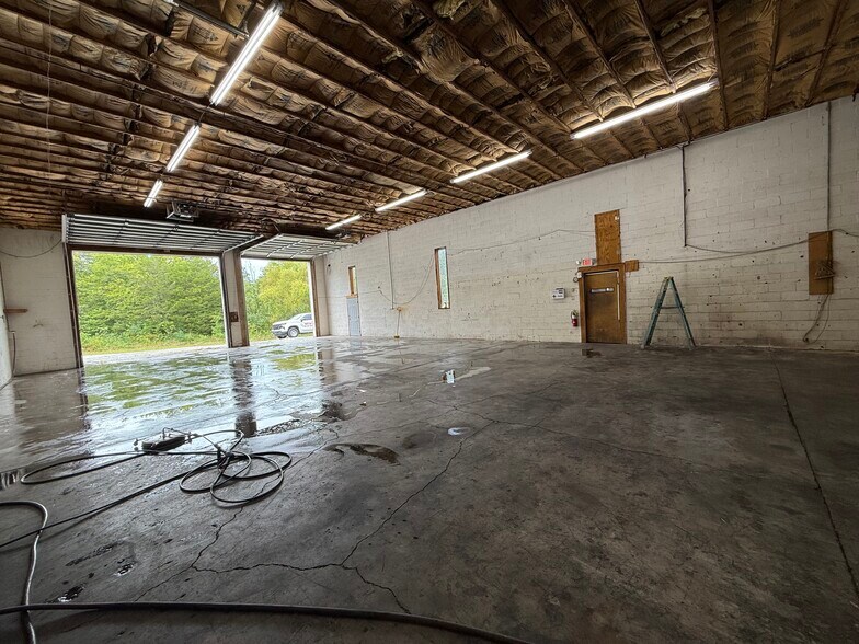 More Photos Of 7420 Asheville Hwy, Knoxville Light Manufacturing For Lease