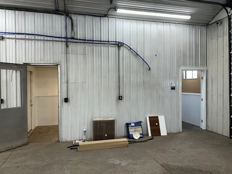 More Photos Of 124 Barlow St, Canastota Industrial For Lease