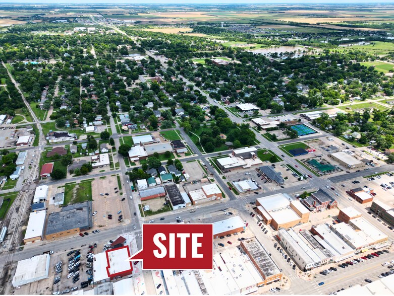 More Photos Of 115 E Euclid St, Mcpherson Office For Sale