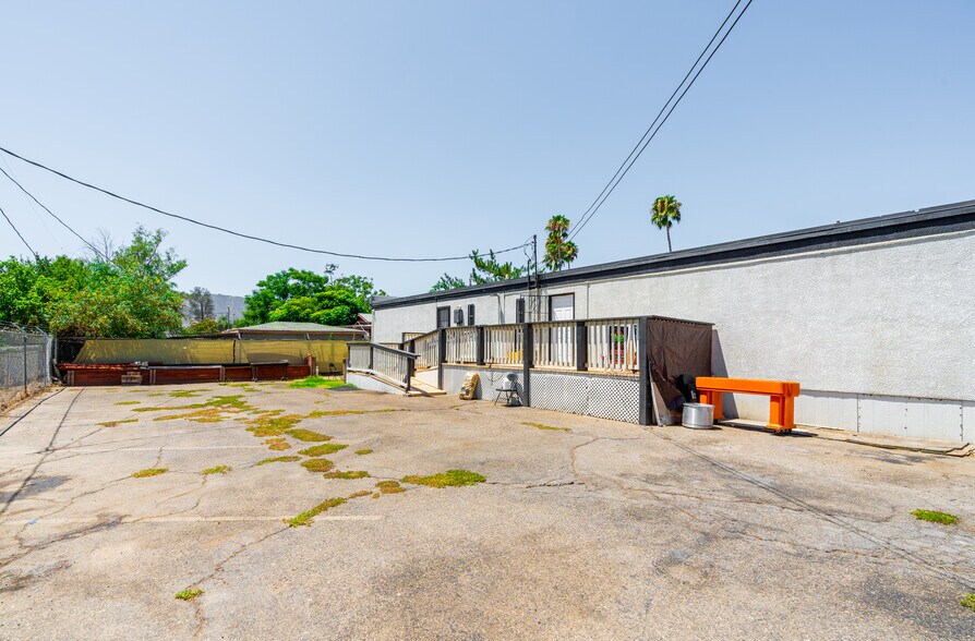 More Photos Of 31120 Riverside Dr, Lake Elsinore Office For Sale