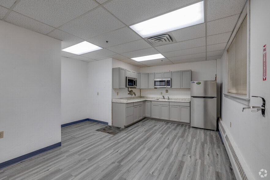 More Photos Of 235 New York Dr, Fort Washington Light Manufacturing For Lease