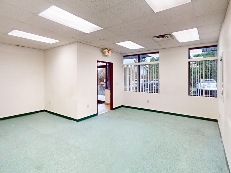 More Photos Of 3123 W 12th St, Erie Medical For Lease