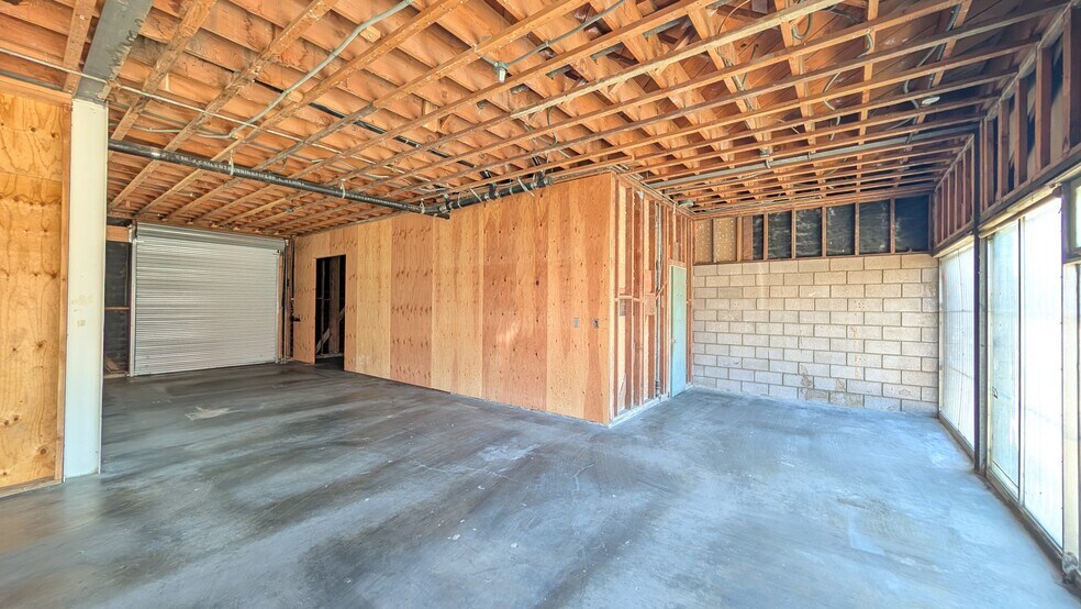 More Photos Of 3318 W Jefferson Blvd, Los Angeles Storefront Retail Residential For Sale