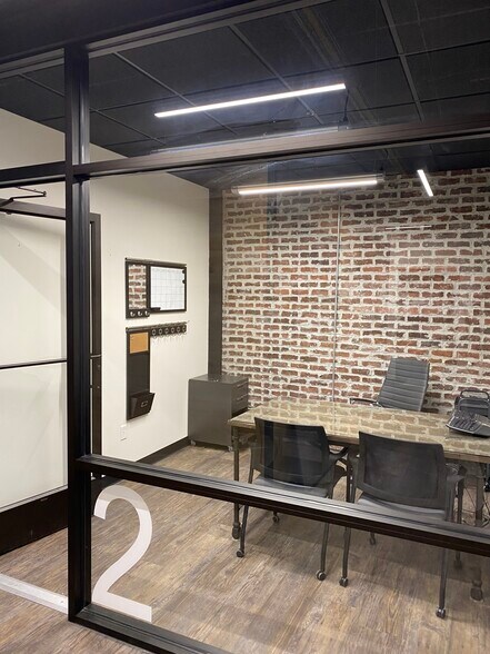 More Photos Of 1850 SW Plaza Shops Ln, Ankeny Storefront For Sale