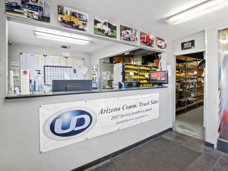 More Photos Of 2560 E Main St, Mesa Freestanding For Sale